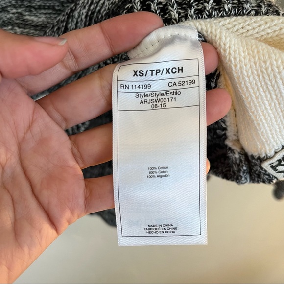 Preloved Roxy Sweater - Picture 6 of 8